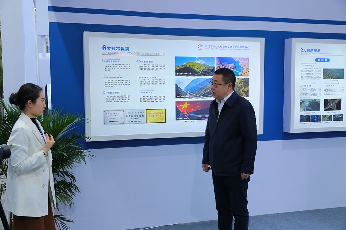 1669638768422040016.jpg 刘振宇.jpg
