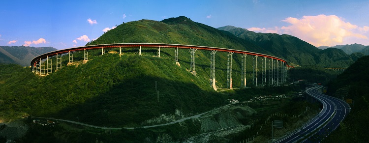 1715848946698090.jpg 3-雅西高速公路干海子大桥.jpg